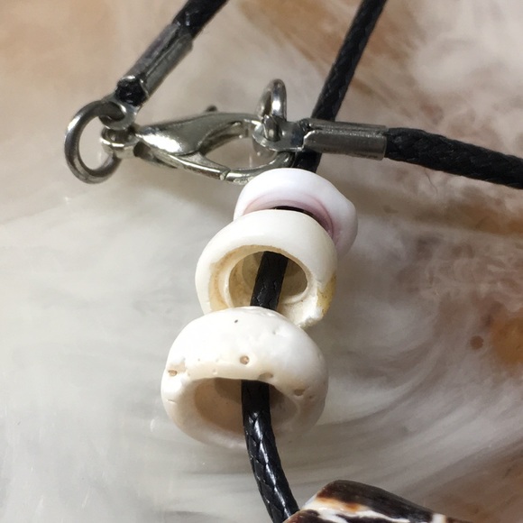 🖤Hawaiian puka shell handmade necklace - Picture 4 of 12